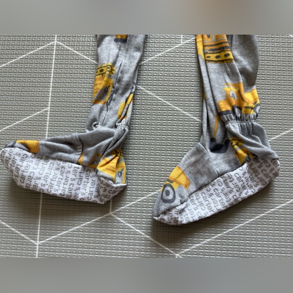 Carter's|Babt boy/toddler Gray and Yellow footie pajamas with Construction Motif - Picture 5 of 7